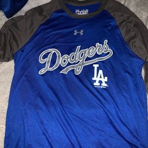 NEVER WORN DODGERS SHIRT